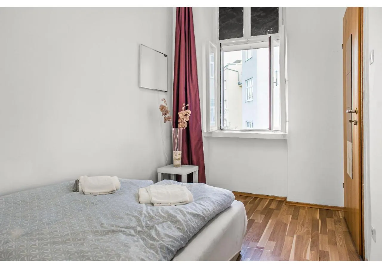 Welcoming 2Br Apt. Near Danube & Millenium Tower Vienna Apartment