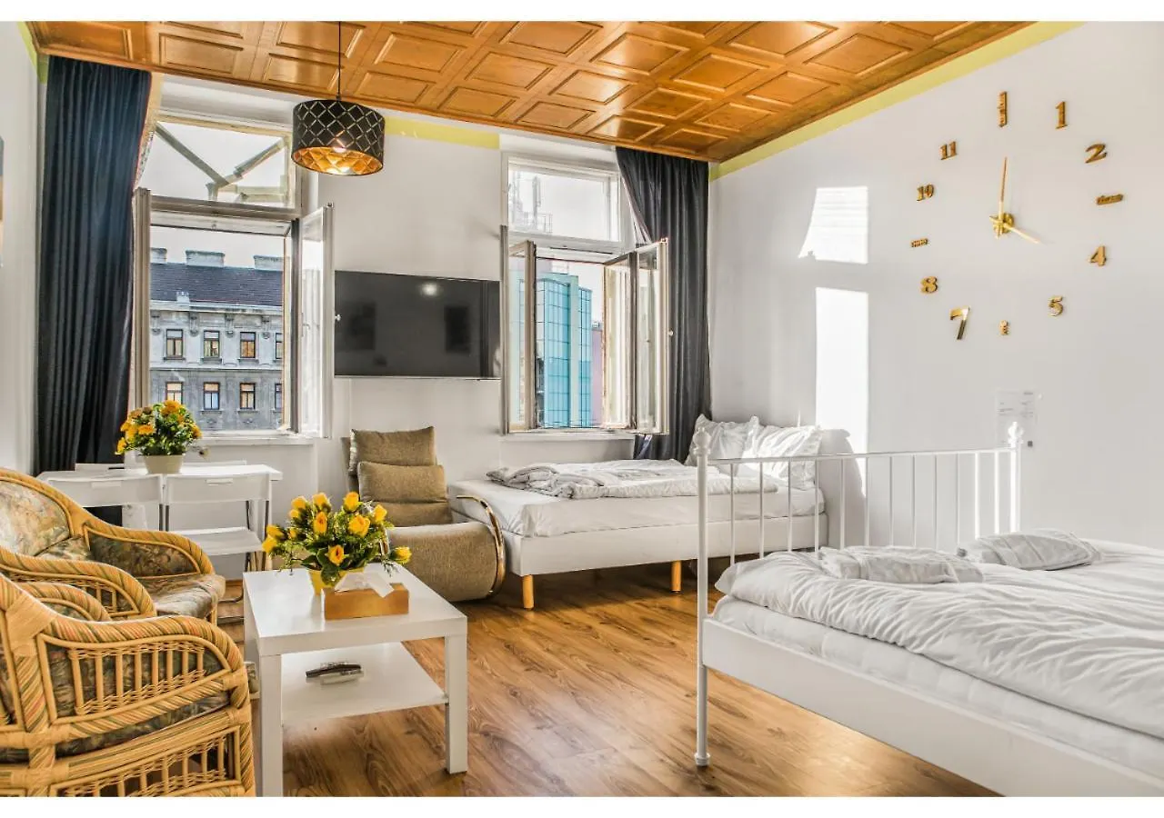 Welcoming 2Br Apt. Near Danube & Millenium Tower Vienna Austria