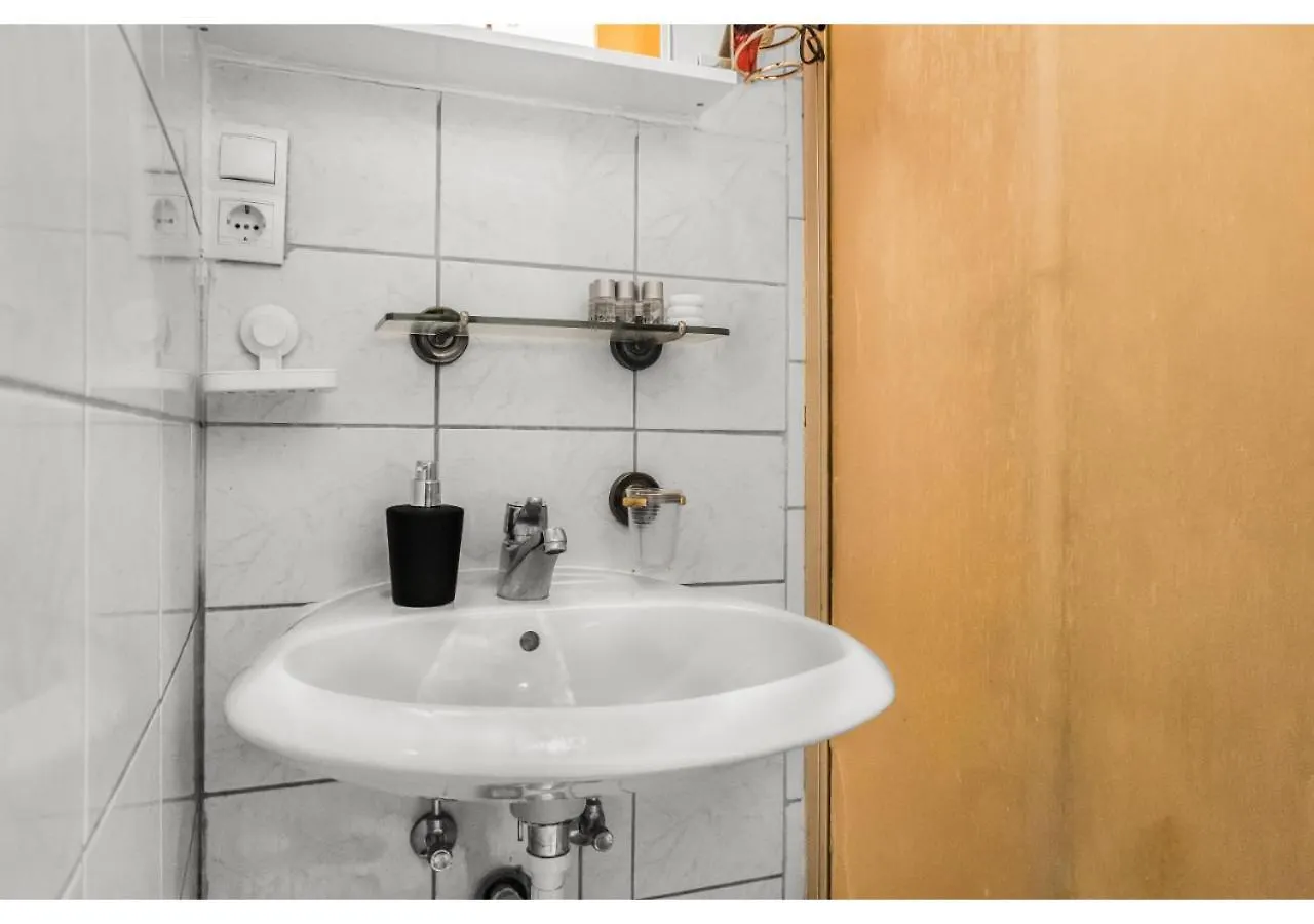Welcoming 2Br Apt. Near Danube & Millenium Tower Vienna