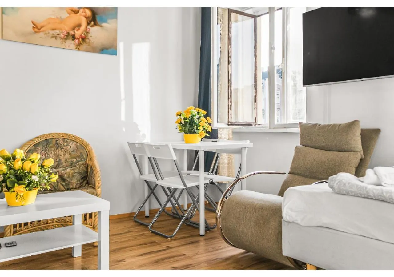 Welcoming 2Br Apt. Near Danube & Millenium Tower Vienna Apartment